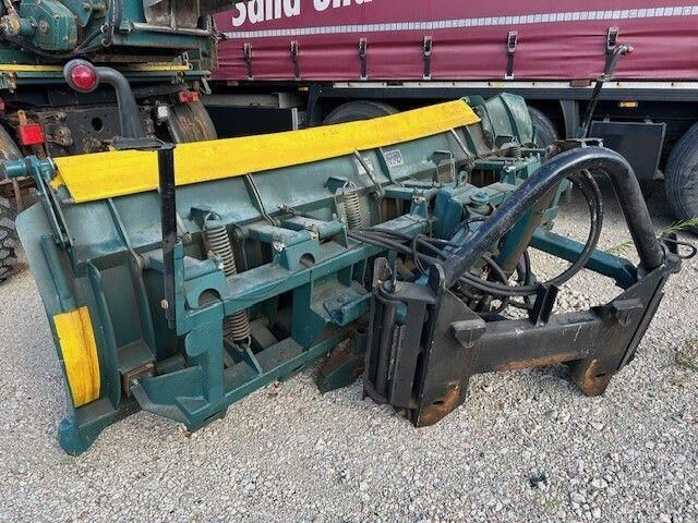 Unimog U 1400 4x4,Winterdienst,Schneeschild,Salzstreuer - Maquinaria de construcción: foto 4 Unimog U 1400 4x4,Winterdienst,Schneeschild,Salzstreuer - Maquinaria de construcción: foto 4