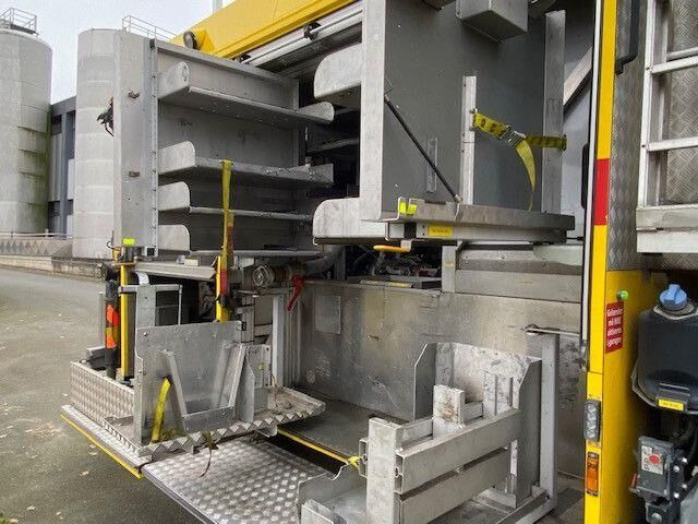 Mercedes-Benz 1833 Axor 4x4, Kran Palfinger, Rosenbauer, AHK - Camión de bomberos: foto 5 Mercedes-Benz 1833 Axor 4x4, Kran Palfinger, Rosenbauer, AHK - Camión de bomberos: foto 5