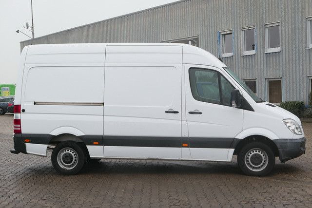 Mercedes-Benz 213 CDI Sprinter 4x2, Klima, 3. Sitz, Holzausbau - Furgoneta pequeña: foto 2 Mercedes-Benz 213 CDI Sprinter 4x2, Klima, 3. Sitz, Holzausbau - Furgoneta pequeña: foto 2