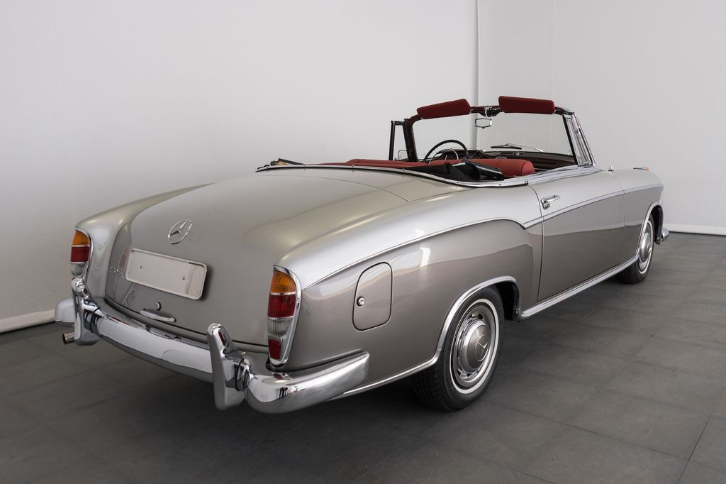 Mercedes-Benz 220 SE/Cabrio/Matching Number/ClassicData 1/Pont - Coche: foto 2 Mercedes-Benz 220 SE/Cabrio/Matching Number/ClassicData 1/Pont - Coche: foto 2