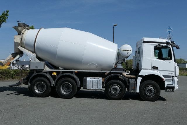 Mercedes-Benz 3240 B Arocs 8x4, Liebherr THM 905, 9m³, 79tkm - Camión hormigonera: foto 5 Mercedes-Benz 3240 B Arocs 8x4, Liebherr THM 905, 9m³, 79tkm - Camión hormigonera: foto 5