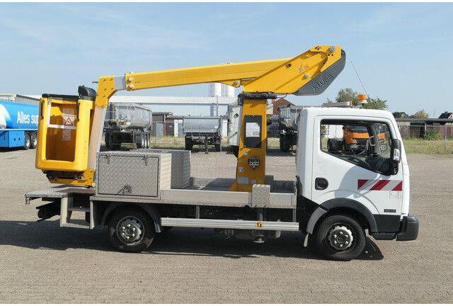 Nissan 32.12 4x2, 11m Arbeitshöhe, Klima,3. Sitz - Camión con plataforma elevadora: foto 2 Nissan 32.12 4x2, 11m Arbeitshöhe, Klima,3. Sitz - Camión con plataforma elevadora: foto 2