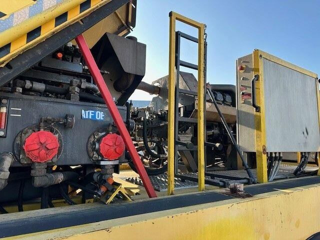 Schmidt CJS 914 Super, Kehrmaschine, Mercedes Motor - Barredora vial: foto 4 Schmidt CJS 914 Super, Kehrmaschine, Mercedes Motor - Barredora vial: foto 4