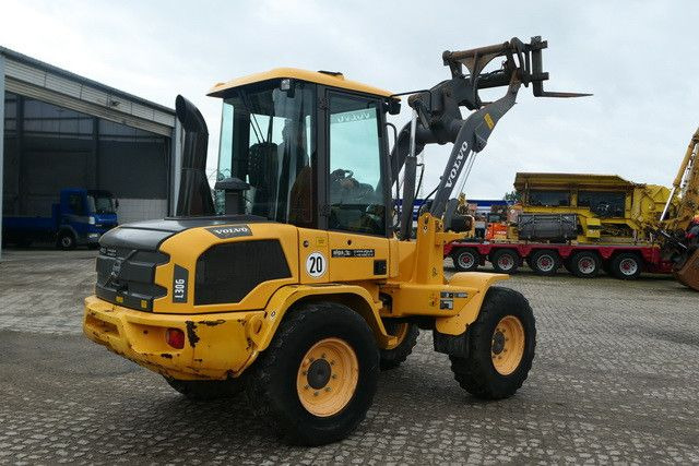 Volvo L30G, 4+1 Schaufel, Palettengabel, Hydr. S.W.S. - Cargadora de ruedas: foto 3 Volvo L30G, 4+1 Schaufel, Palettengabel, Hydr. S.W.S. - Cargadora de ruedas: foto 3