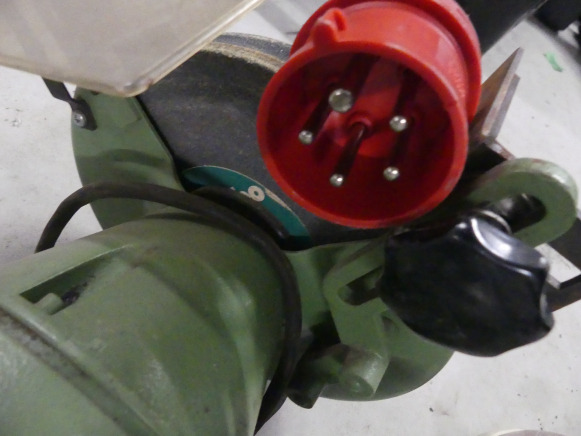 Touret à meuler double tété Métabo DS 7226D, Table de travail pliante Black&Decker (9714-040) - Máquina para metal: foto 5 Touret à meuler double tété Métabo DS 7226D, Table de travail pliante Black&Decker (9714-040) - Máquina para metal: foto 5