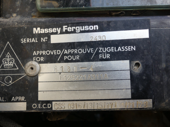 Tractor Tracteur agricole Massey Ferguson 6180-4: foto 9