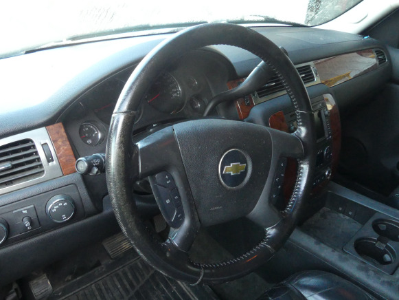 Voiture Chevrolet Suburban (2006-355.000 km) Numéro de châssis : 1GNFK16327J170092 - Kilométrage : 355000 - Furgoneta combi: foto 5 Voiture Chevrolet Suburban (2006-355.000 km) Numéro de châssis : 1GNFK16327J170092 - Kilométrage : 355000 - Furgoneta combi: foto 5