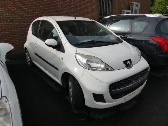 Voiture Peugeot 107 (2012-99.475 km) - Coche: foto 2 Voiture Peugeot 107 (2012-99.475 km) - Coche: foto 2