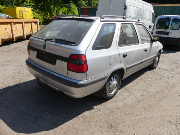 Voiture Skoda Felicia Break (1999-134.345 km) - Coche: foto 5 Voiture Skoda Felicia Break (1999-134.345 km) - Coche: foto 5