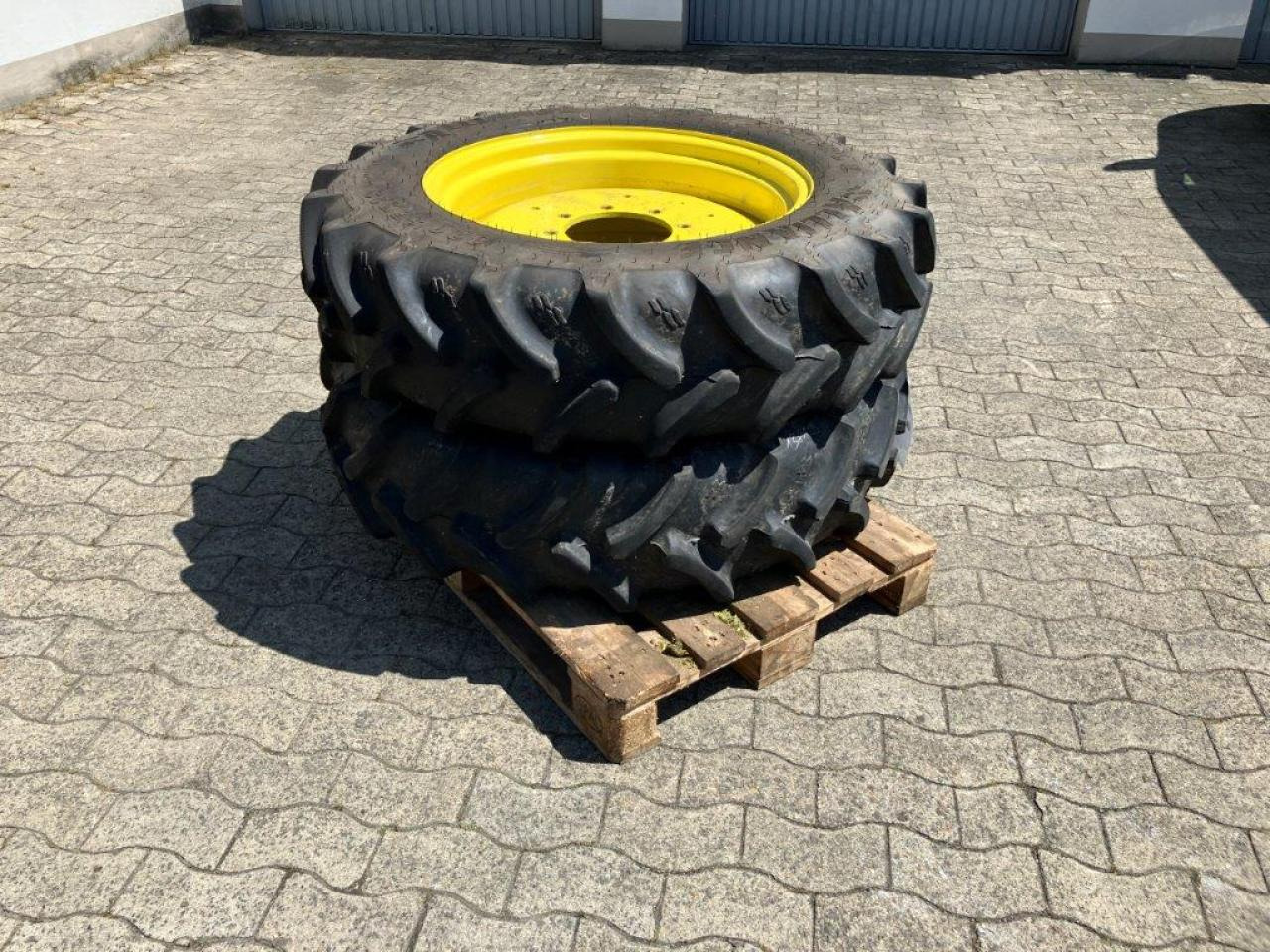 Alliance 320/85R28 - Neumático para Maquinaria agrícola: foto 1 Alliance 320/85R28 - Neumático para Maquinaria agrícola: foto 1