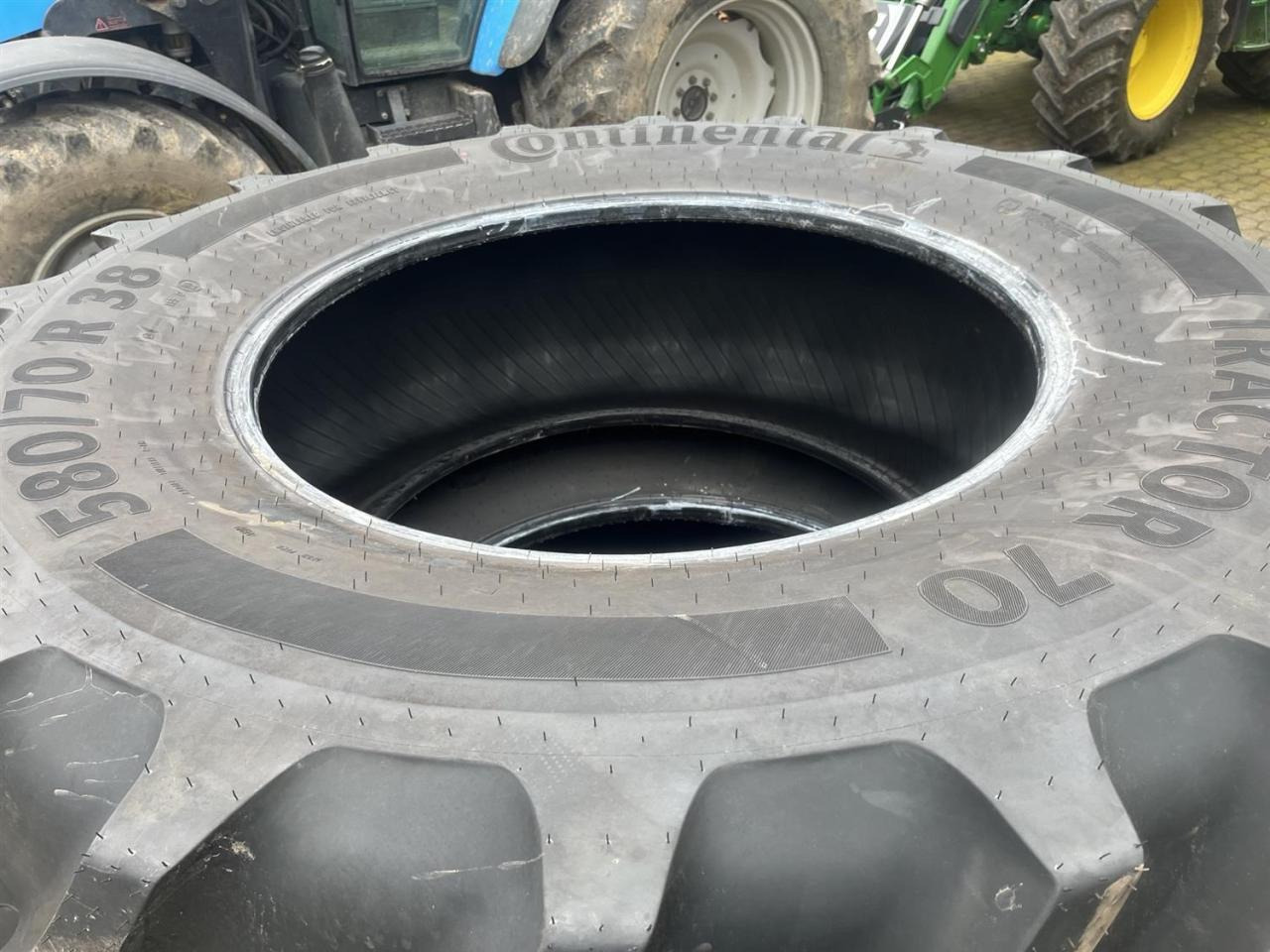 Continental 580/70R38 - Neumático para Maquinaria agrícola: foto 3 Continental 580/70R38 - Neumático para Maquinaria agrícola: foto 3