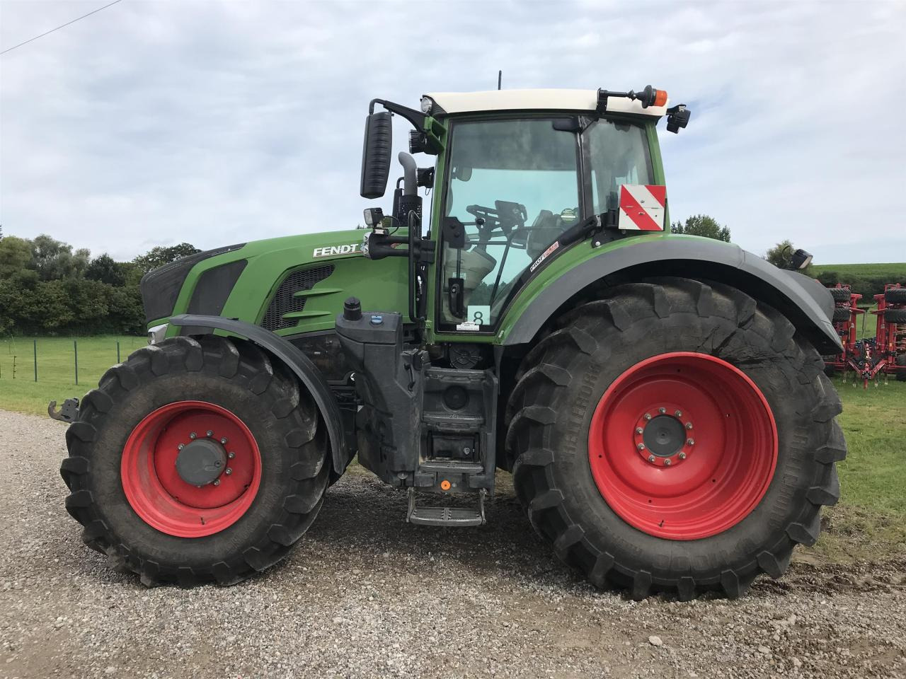 Fendt 828 Vario Profi Plus - Tractor: foto 1 Fendt 828 Vario Profi Plus - Tractor: foto 1