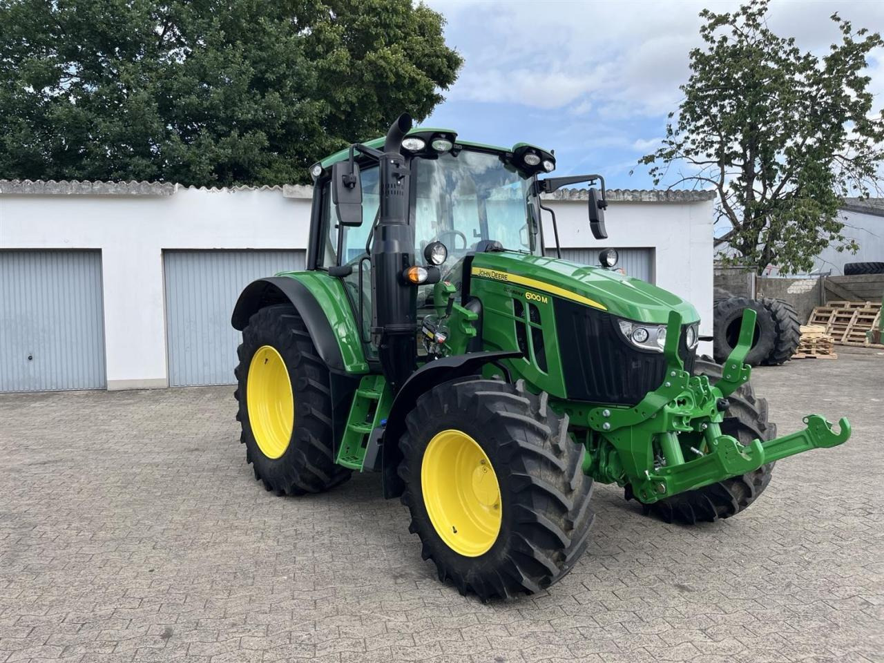 John Deere 6100M - Tractor: foto 2 John Deere 6100M - Tractor: foto 2