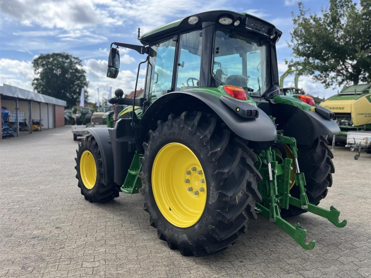 John Deere 6100M - Tractor: foto 4 John Deere 6100M - Tractor: foto 4