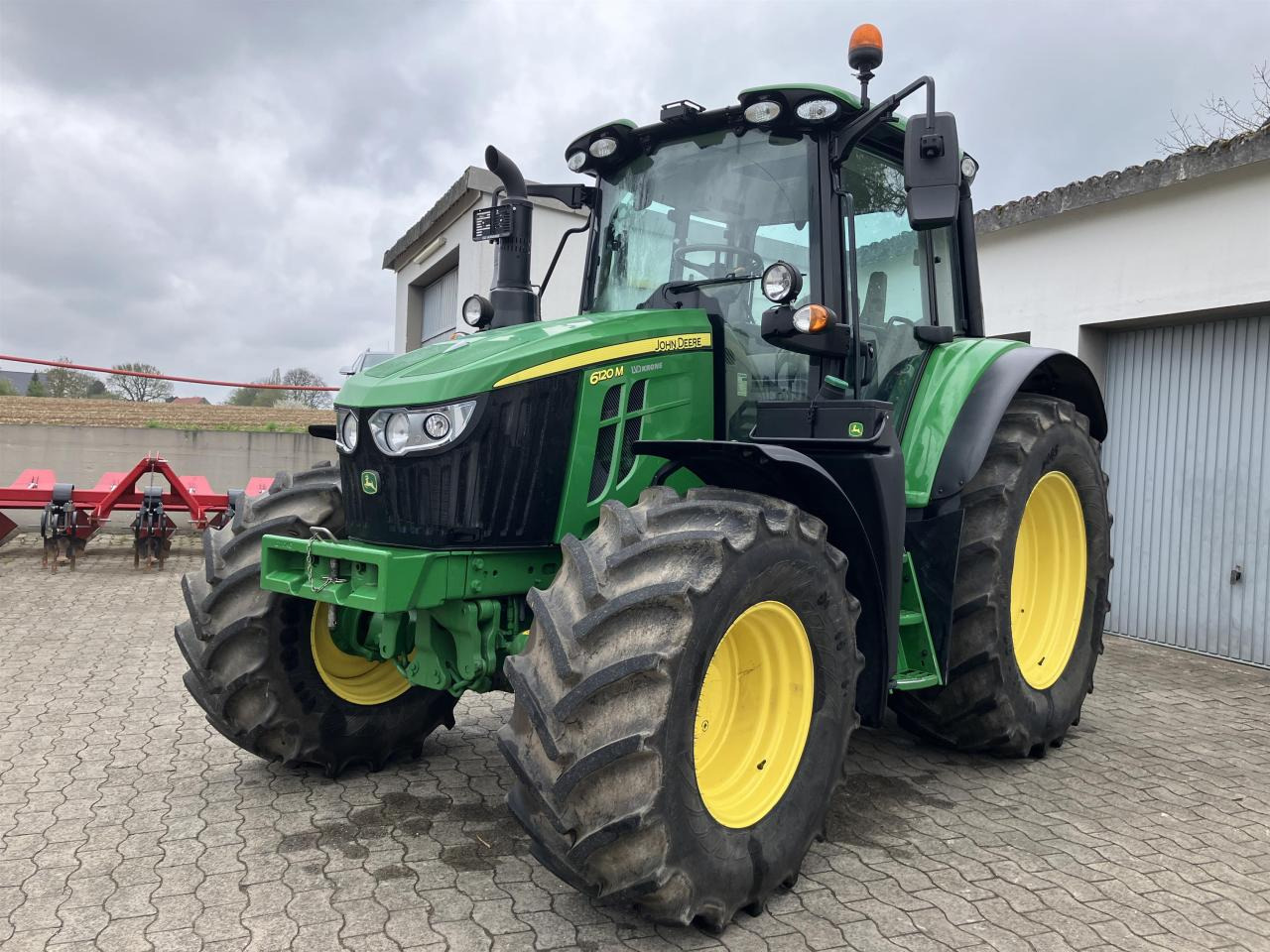 John Deere 6120M - Tractor: foto 2 John Deere 6120M - Tractor: foto 2