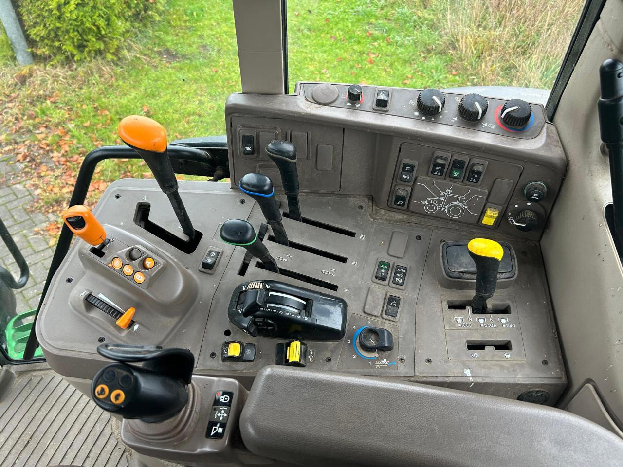 John Deere 6155M - Tractor: foto 5 John Deere 6155M - Tractor: foto 5