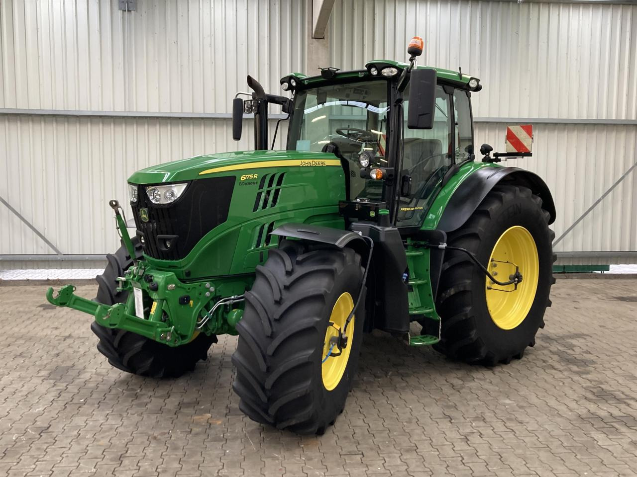 John Deere 6175R - Tractor: foto 1 John Deere 6175R - Tractor: foto 1
