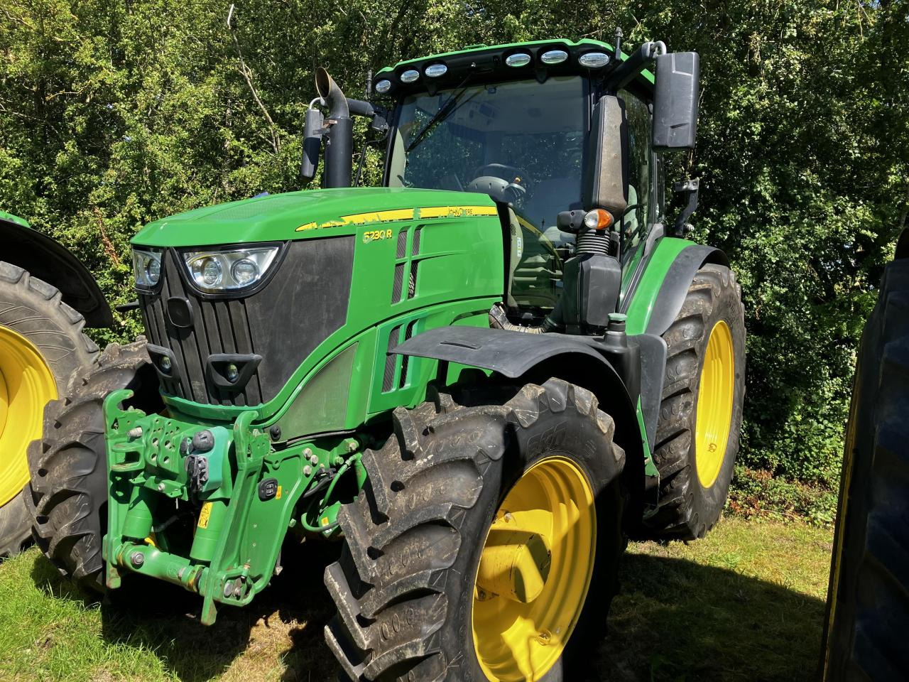John Deere 6230R - Tractor: foto 1 John Deere 6230R - Tractor: foto 1