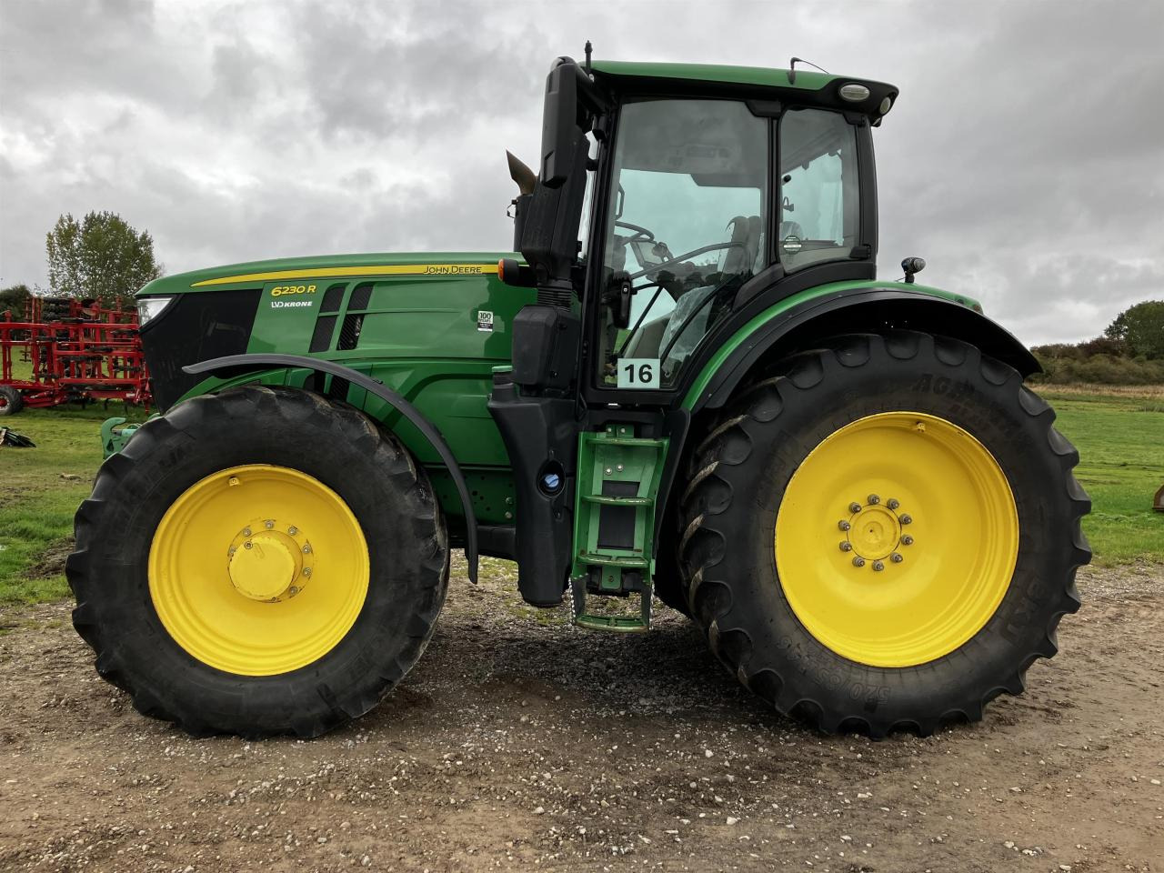 John Deere 6230R - Tractor: foto 1 John Deere 6230R - Tractor: foto 1