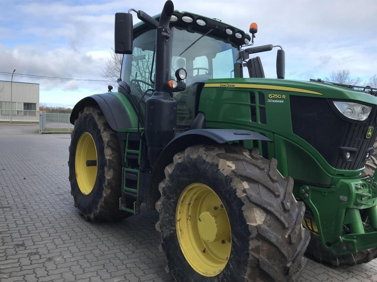 John Deere 6250R - Tractor: foto 2 John Deere 6250R - Tractor: foto 2