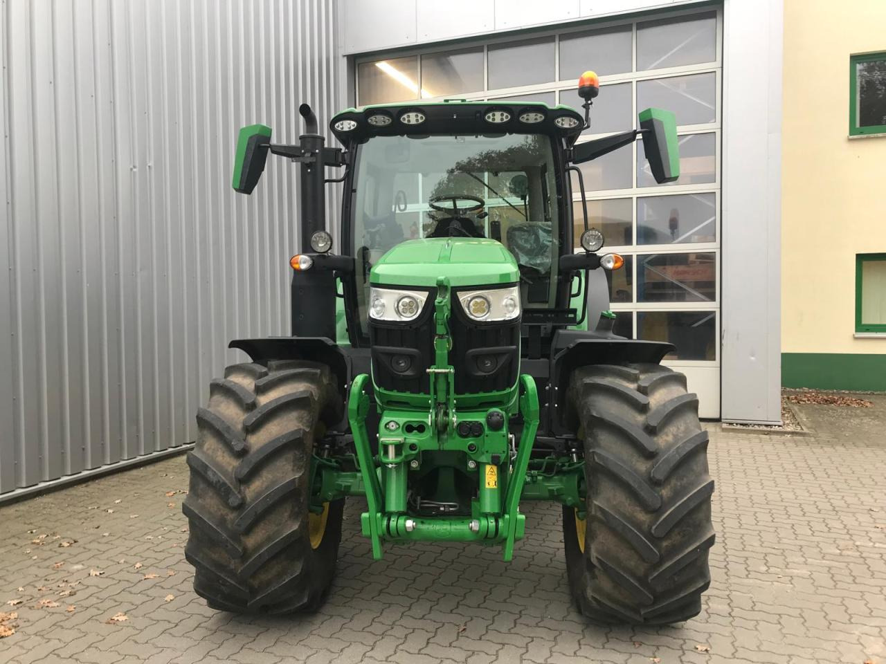 John Deere 6R 130 - Tractor: foto 4 John Deere 6R 130 - Tractor: foto 4