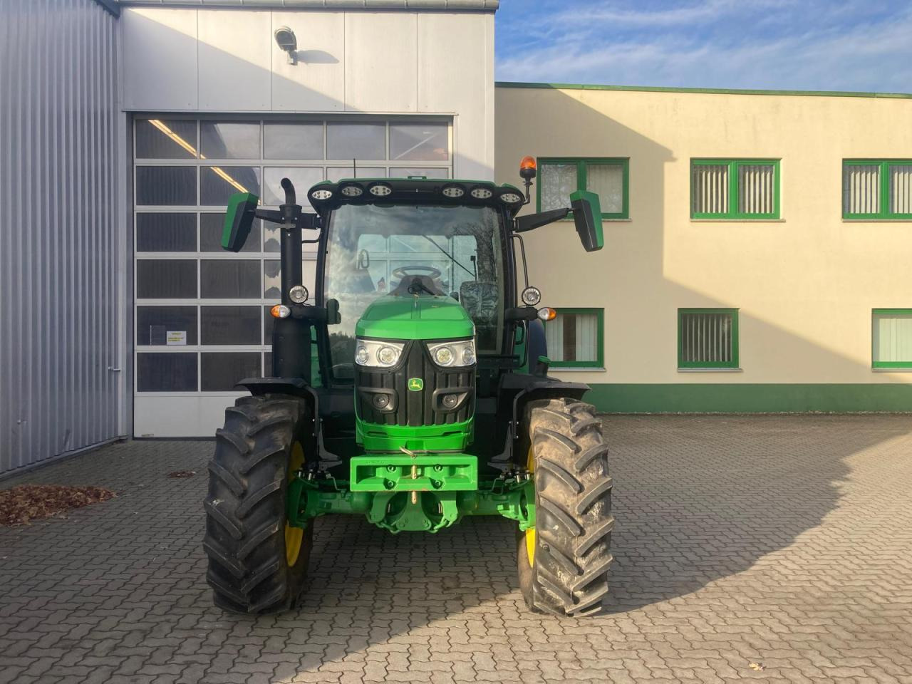 John Deere 6R 130 - Tractor: foto 3 John Deere 6R 130 - Tractor: foto 3