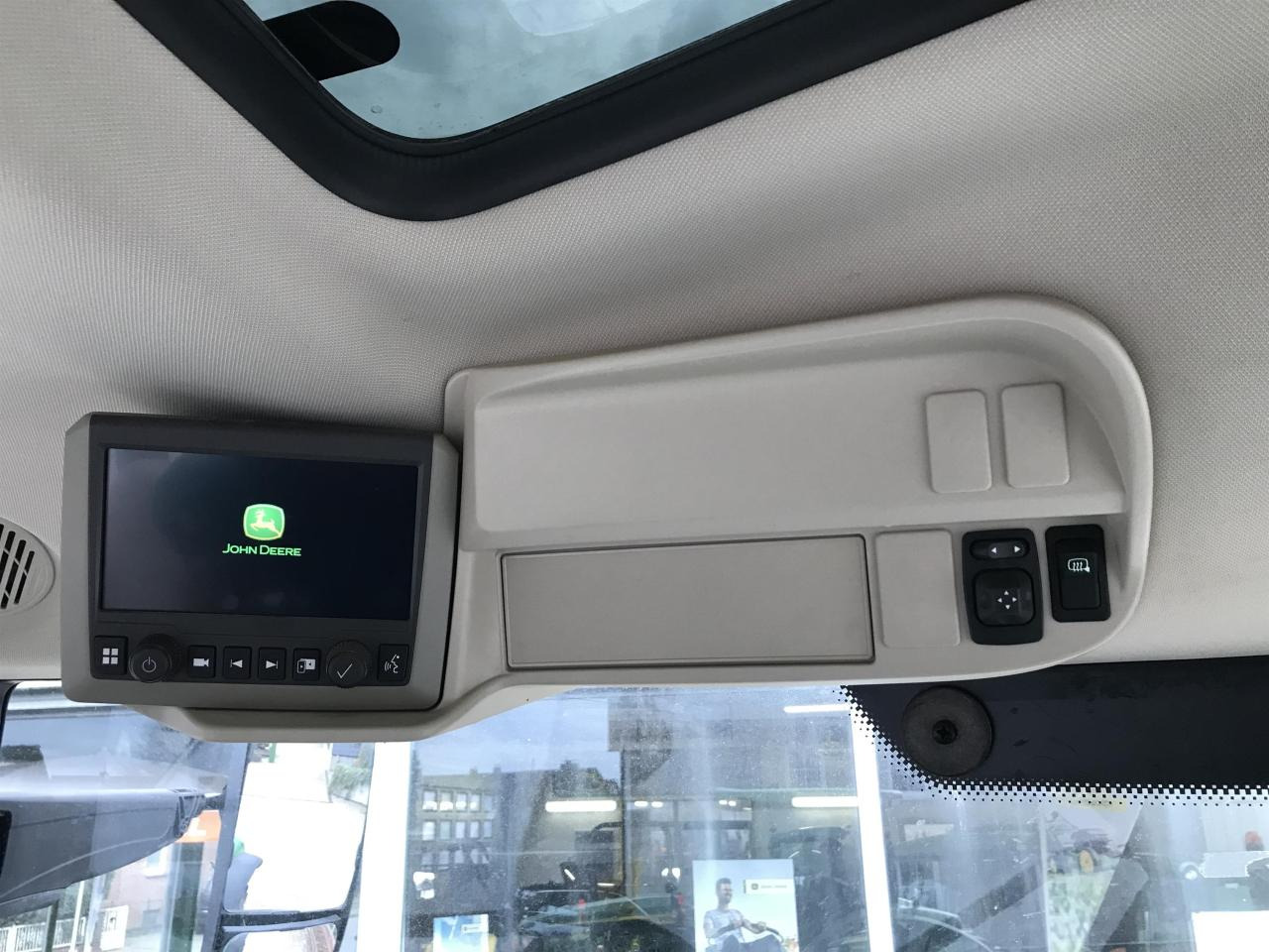 John Deere 6R 140 - Tractor: foto 4 John Deere 6R 140 - Tractor: foto 4