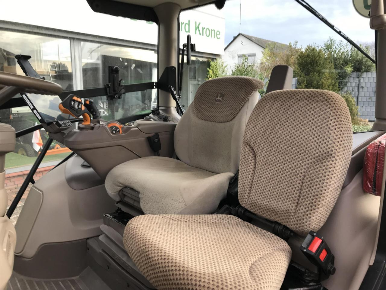 John Deere 6R 140 - Tractor: foto 2 John Deere 6R 140 - Tractor: foto 2