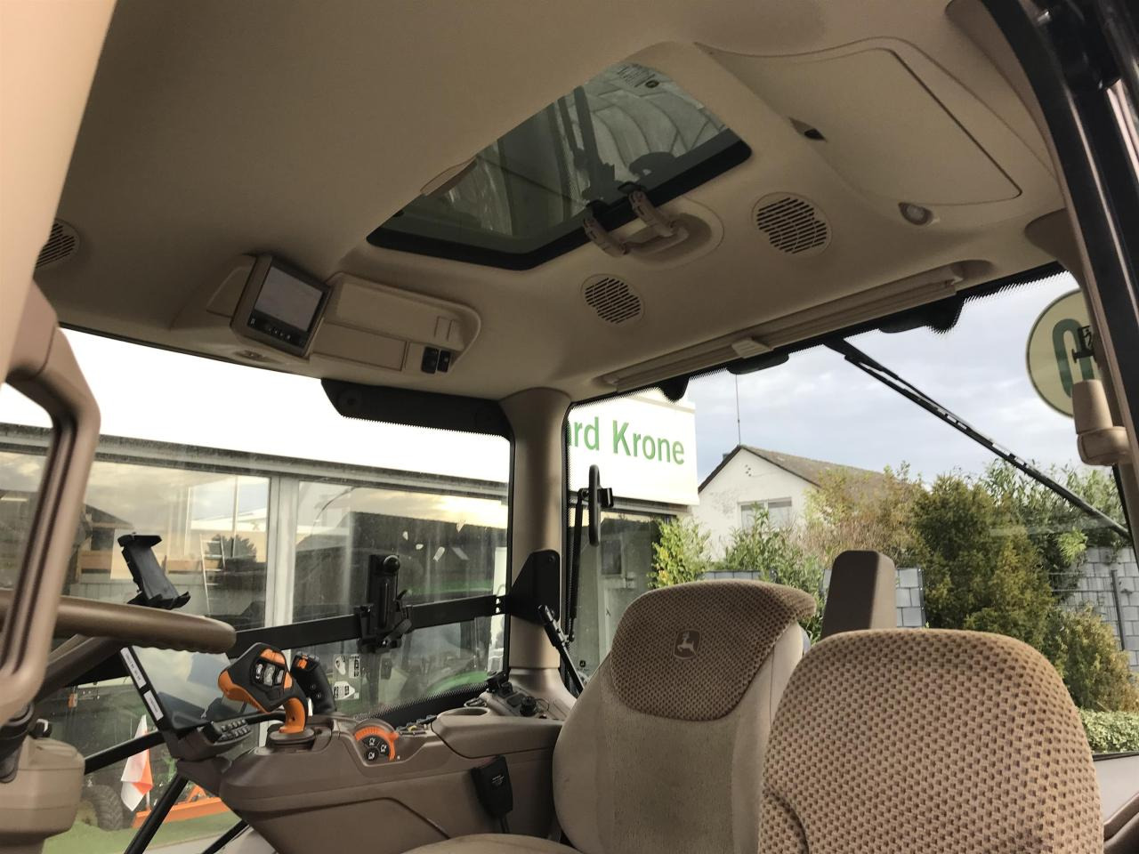 John Deere 6R 140 - Tractor: foto 3 John Deere 6R 140 - Tractor: foto 3