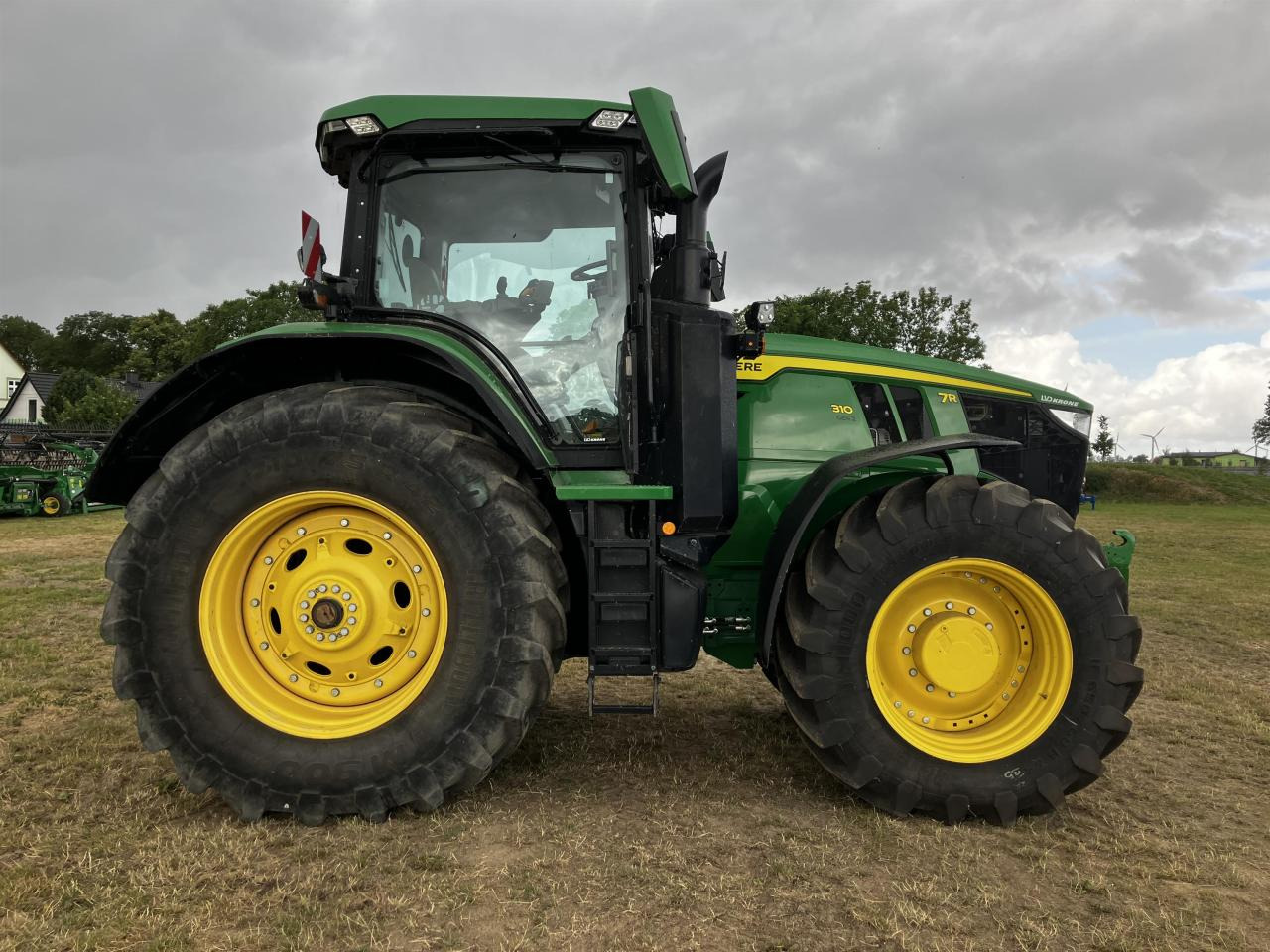 John Deere 7R 310 - Tractor: foto 2 John Deere 7R 310 - Tractor: foto 2