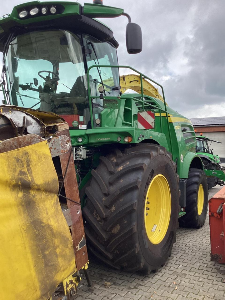 John Deere 8300 - Cosechadora de forraje: foto 1 John Deere 8300 - Cosechadora de forraje: foto 1