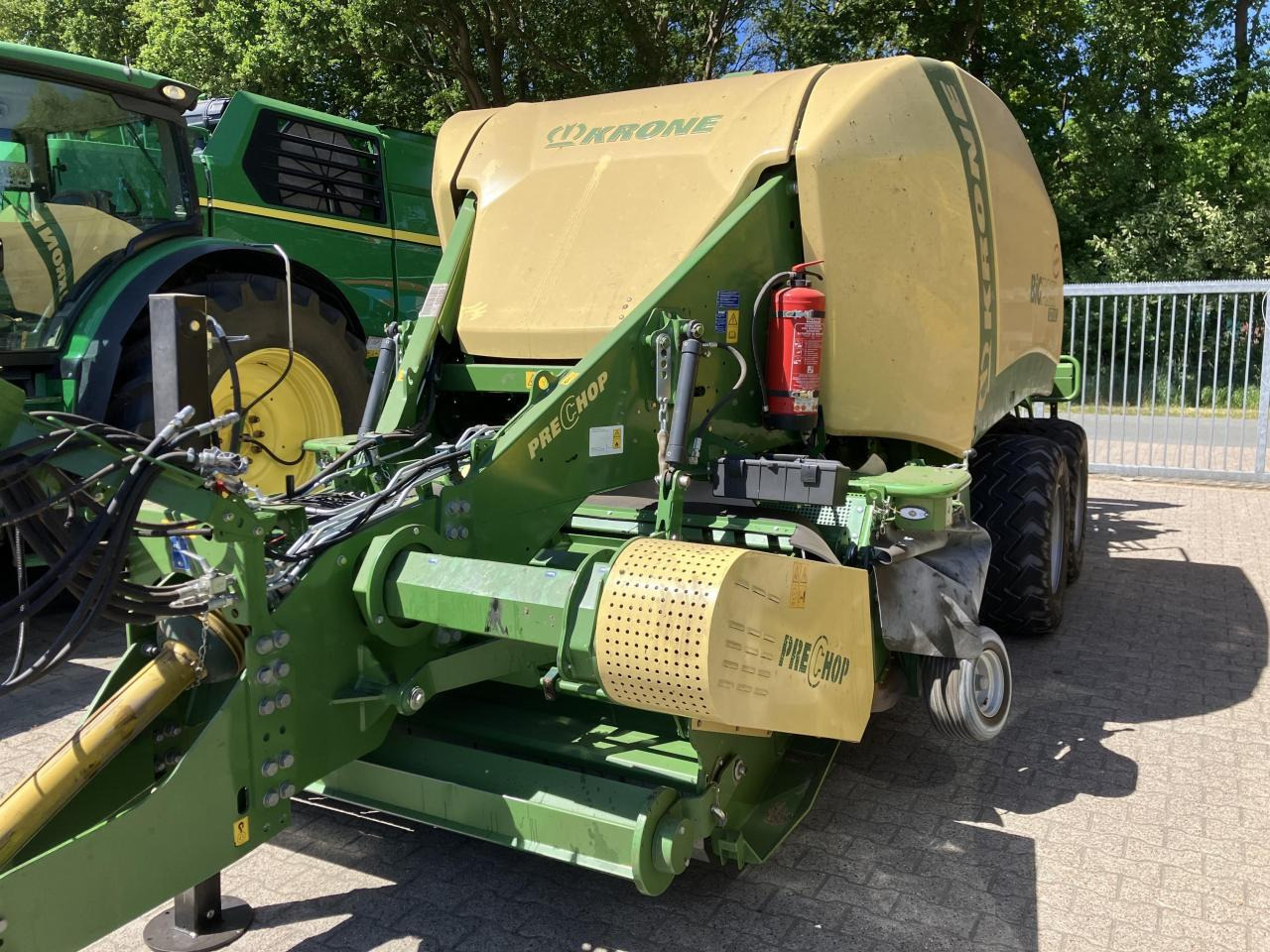 Krone Big Pack 1270 XC - Empacadora de pacas cuadradas: foto 1 Krone Big Pack 1270 XC - Empacadora de pacas cuadradas: foto 1