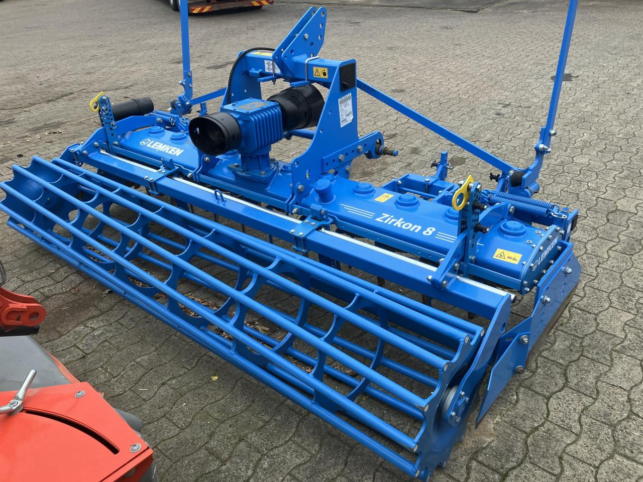 Lemken Zirkon 8/300 - Equipo para trabajo del suelo: foto 4 Lemken Zirkon 8/300 - Equipo para trabajo del suelo: foto 4
