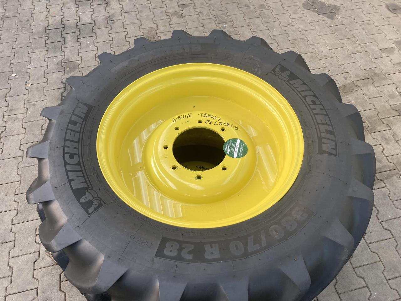 Michelin 380/70R28 - Neumático para Maquinaria agrícola: foto 2 Michelin 380/70R28 - Neumático para Maquinaria agrícola: foto 2