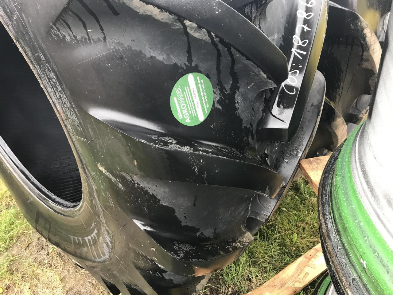 Michelin 710/70R42 - Neumático para Maquinaria agrícola: foto 3 Michelin 710/70R42 - Neumático para Maquinaria agrícola: foto 3