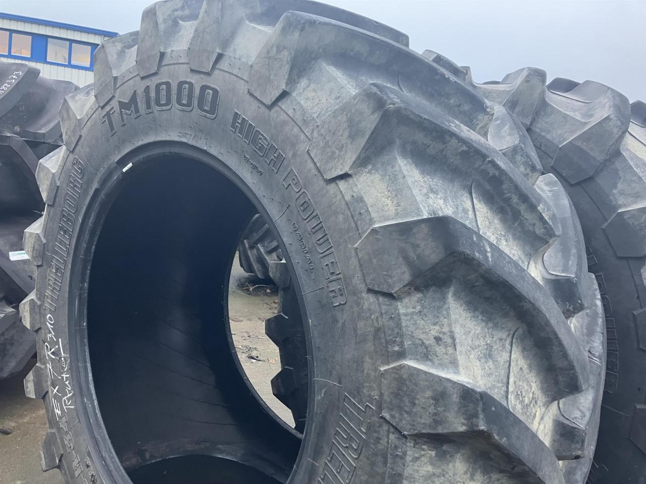 Trelleborg 650/60R34 - Neumático para Maquinaria agrícola: foto 1 Trelleborg 650/60R34 - Neumático para Maquinaria agrícola: foto 1