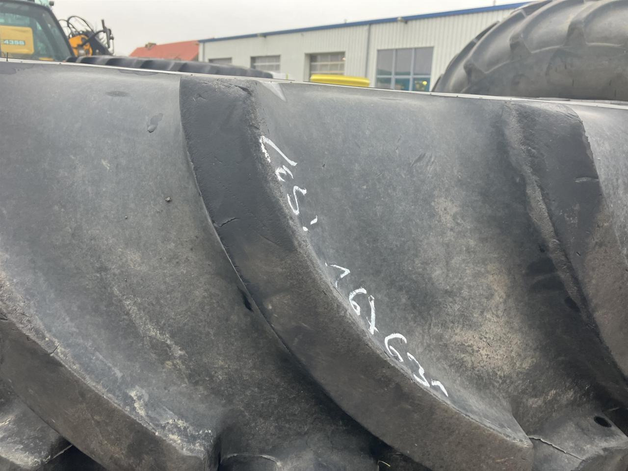 Vredestein 600/70R30 - Neumático para Maquinaria agrícola: foto 2 Vredestein 600/70R30 - Neumático para Maquinaria agrícola: foto 2