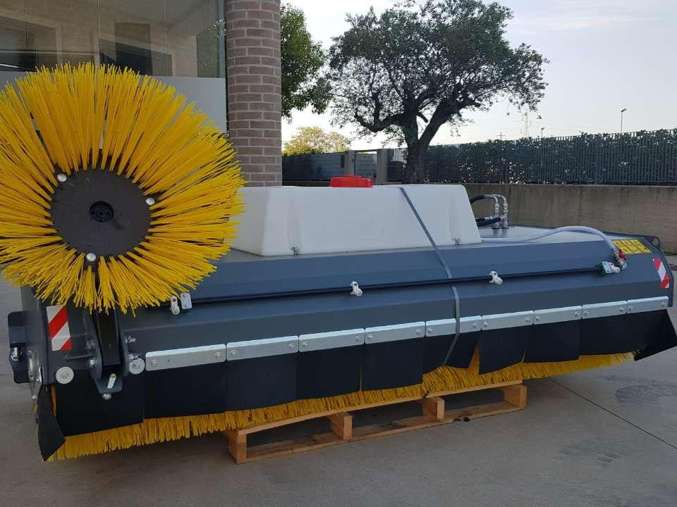 CM Crusher CBS 225 Sweeping Bucket - Barredora cucharón para Minicargadora: foto 2 CM Crusher CBS 225 Sweeping Bucket - Barredora cucharón para Minicargadora: foto 2