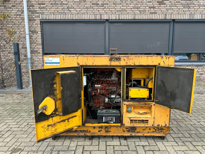 Generador industriale Atlas-Copco Komatsu 40 kVA Silent generatorset: foto 11