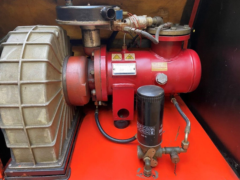 Compresor de aire BERKO BSD 25 18.5 kW 2400 L / min 8 Bar Silent Elektrische Schroefcompressor: foto 9 Compresor de aire BERKO BSD 25 18.5 kW 2400 L / min 8 Bar Silent Elektrische Schroefcompressor: foto 9