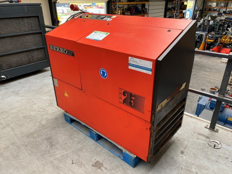 Compresor de aire BERKO BSD 25 18.5 kW 2400 L / min 8 Bar Silent Elektrische Schroefcompressor: foto 11 Compresor de aire BERKO BSD 25 18.5 kW 2400 L / min 8 Bar Silent Elektrische Schroefcompressor: foto 11