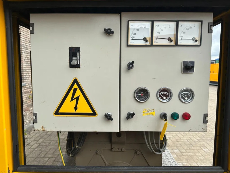 DAF DHT 825 Stamford 125 kVA Silent Noodstroom generatorset - Generador industriale: foto 3 DAF DHT 825 Stamford 125 kVA Silent Noodstroom generatorset - Generador industriale: foto 3