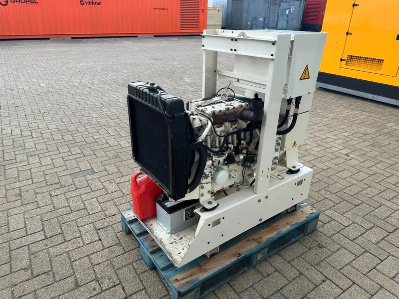FG Wilson Lister Stamford 11.5 kVA generatorset - Generador industriale: foto 4 FG Wilson Lister Stamford 11.5 kVA generatorset - Generador industriale: foto 4