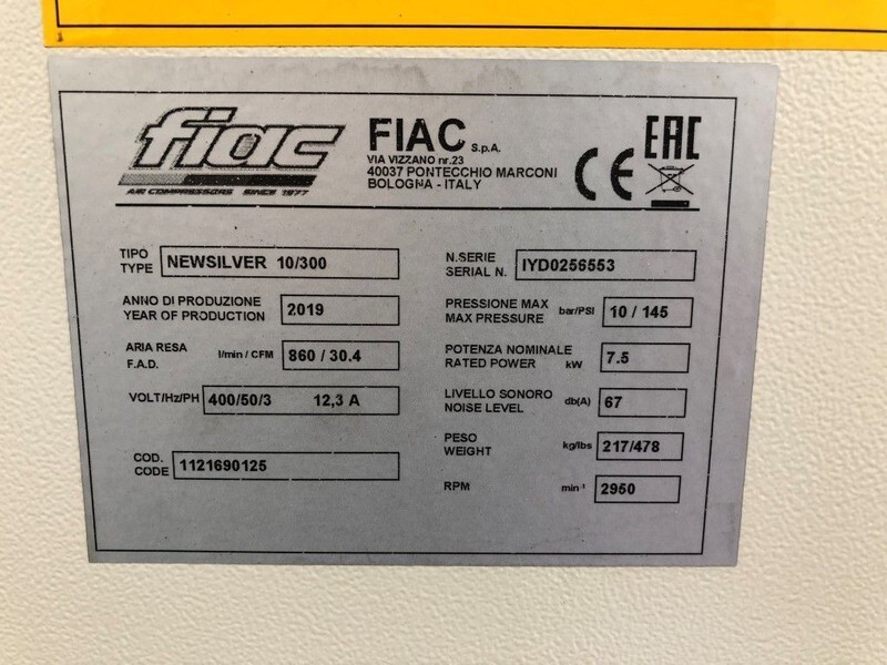 Fiac New Silver D 10 / 300 Silent 7.5 kW 860 L / min 10 bar Elektrische Schroefcompressor met ketel en droger - Compresor de aire: foto 3 Fiac New Silver D 10 / 300 Silent 7.5 kW 860 L / min 10 bar Elektrische Schroefcompressor met ketel en droger - Compresor de aire: foto 3