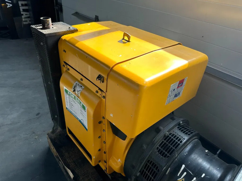 Hatz 2L41C Stamford 17.5 kVA Silentpack generatorset - Generador industriale: foto 2 Hatz 2L41C Stamford 17.5 kVA Silentpack generatorset - Generador industriale: foto 2