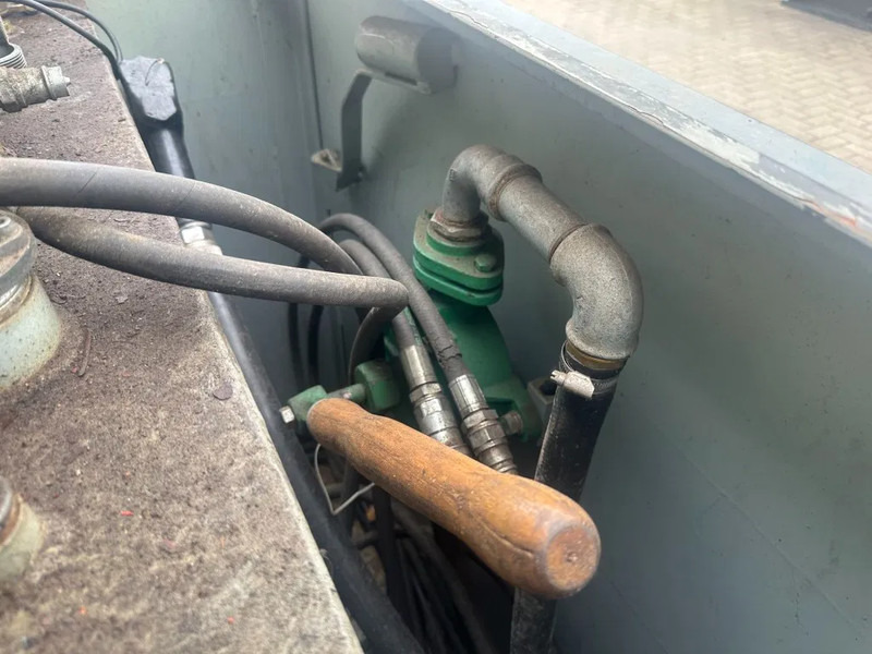 Tanque de almacenamiento IBC Steenbergen Kiwa IBC 2000 liter dieseltank met handpomp Milieutank: foto 8