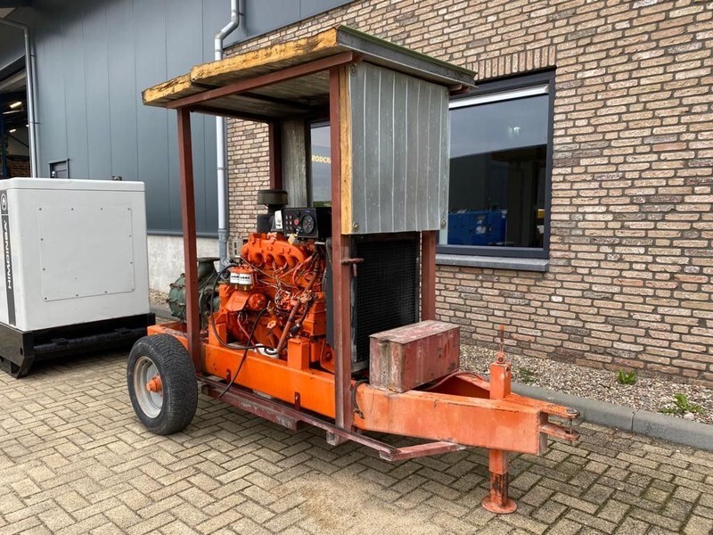Iveco 8061 I 25.00 Waterpomp Caprari 144 m3 / h 12 Bar Mobiele Beregenings pompset - Bomba de agua: foto 2 Iveco 8061 I 25.00 Waterpomp Caprari 144 m3 / h 12 Bar Mobiele Beregenings pompset - Bomba de agua: foto 2