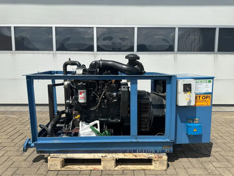 Iveco FPT NEF 45 AM1A.S500 Stamford 50 kVA generatorset - Generador industriale: foto 1 Iveco FPT NEF 45 AM1A.S500 Stamford 50 kVA generatorset - Generador industriale: foto 1
