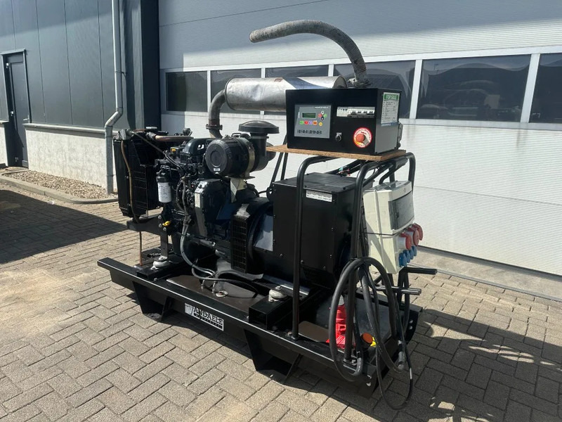 Iveco FPT NEF45 SM1A.A007 Himoinsa Stamford 66 kVA generatorset - Generador industriale: foto 2 Iveco FPT NEF45 SM1A.A007 Himoinsa Stamford 66 kVA generatorset - Generador industriale: foto 2
