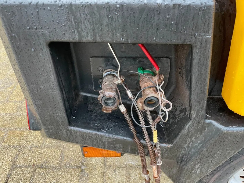 Compresor de aire Kaeser M27 Kubota 2,7 m3 / min 7 Bar 18 kW Mobiele Silent Diesel Compressor: foto 9 Compresor de aire Kaeser M27 Kubota 2,7 m3 / min 7 Bar 18 kW Mobiele Silent Diesel Compressor: foto 9